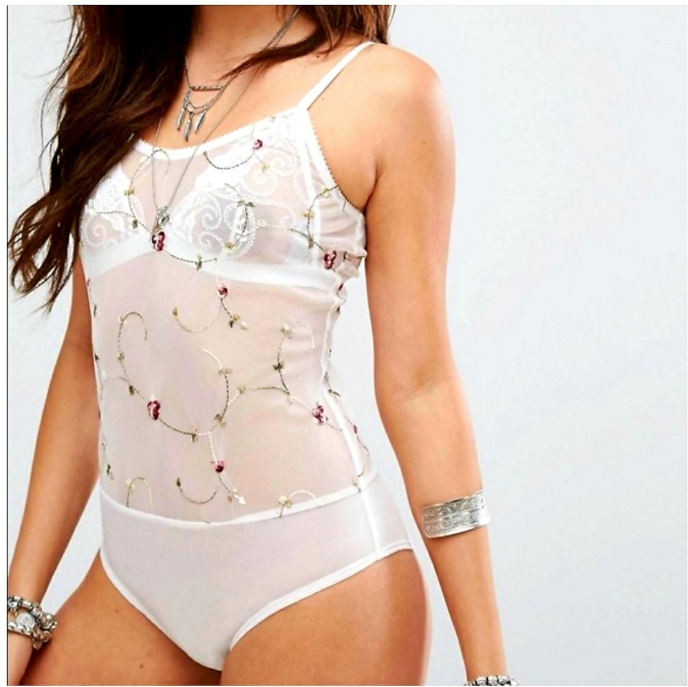 Honey punch bodysuit M